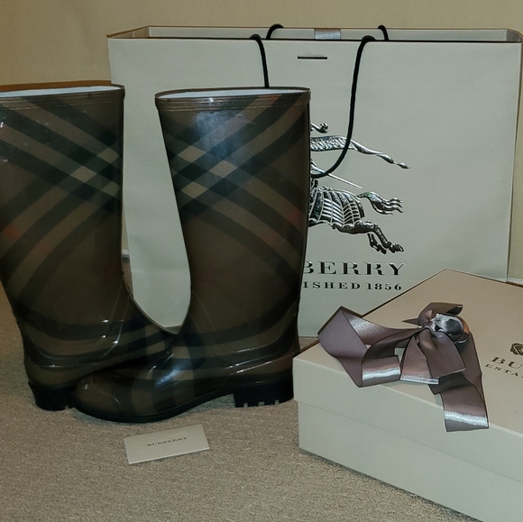 BURBERRY RAINBOOTS - Picture 3 of 4